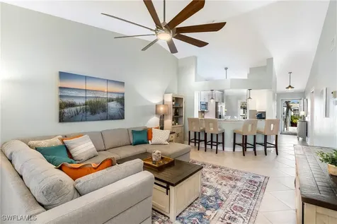 829 Tanbark Drive Naples FL 34108