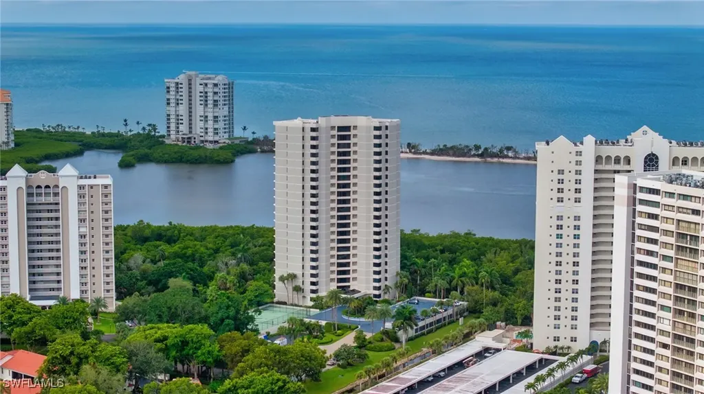 5555 Heron Point Drive Naples FL 34108