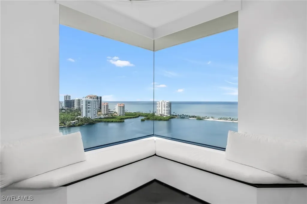 5555 Heron Point Drive Naples FL 34108