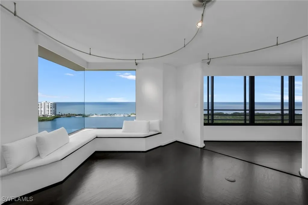 5555 Heron Point Drive Naples FL 34108