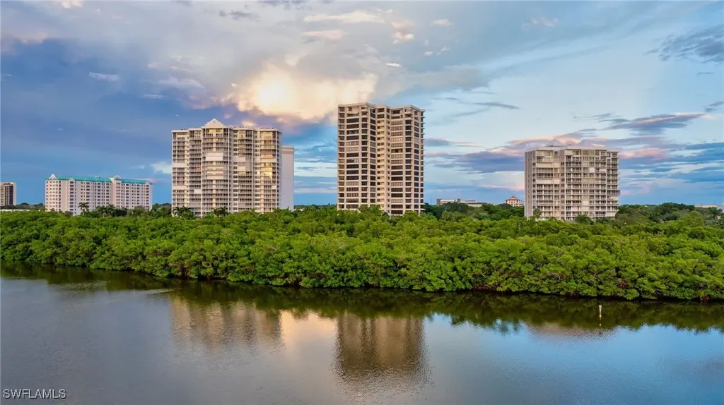 5555 Heron Point Drive Naples FL 34108