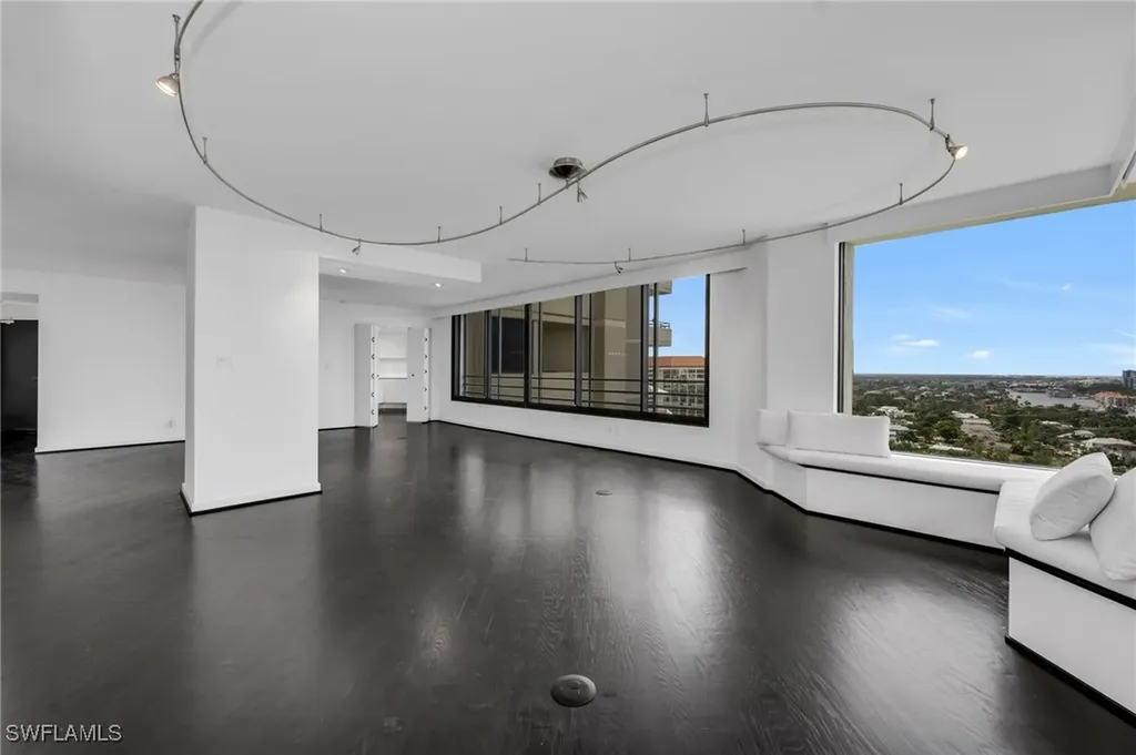 5555 Heron Point Drive Naples FL 34108