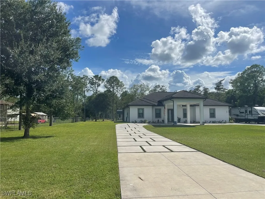 62 35th Avenue NE Naples FL 34120