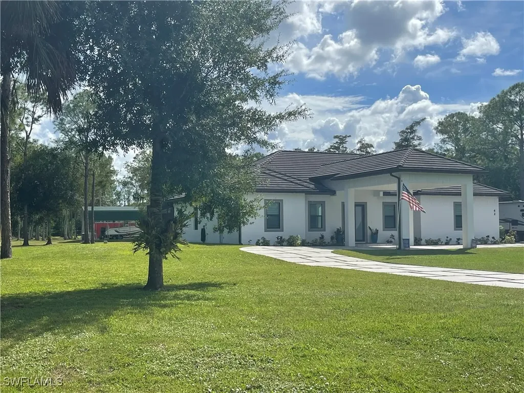 62 35th Avenue NE Naples FL 34120