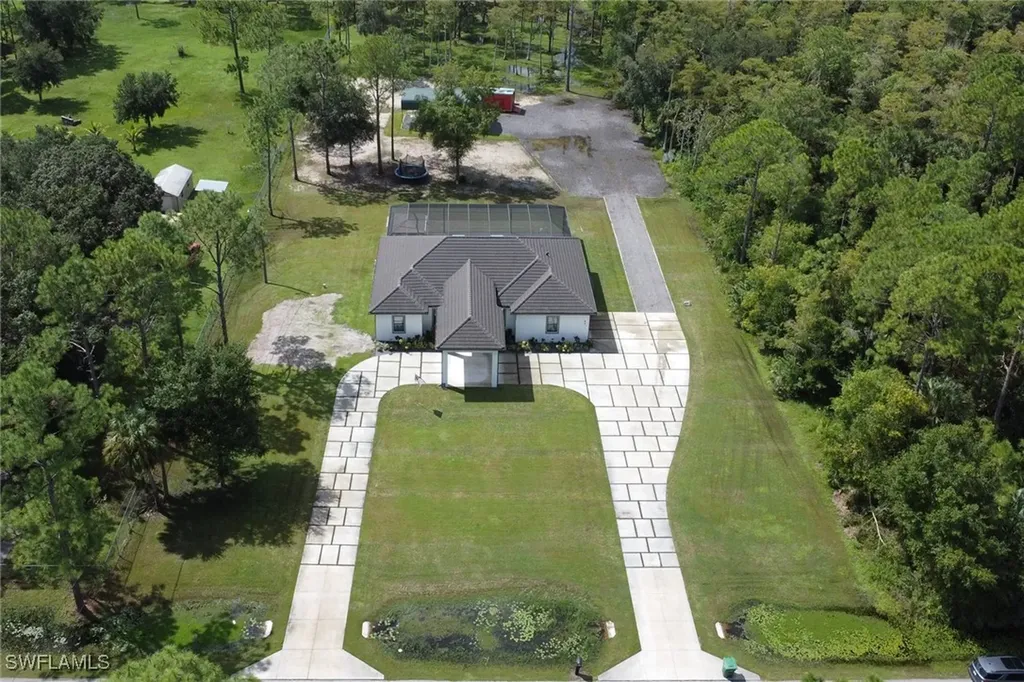 62 35th Avenue NE Naples FL 34120