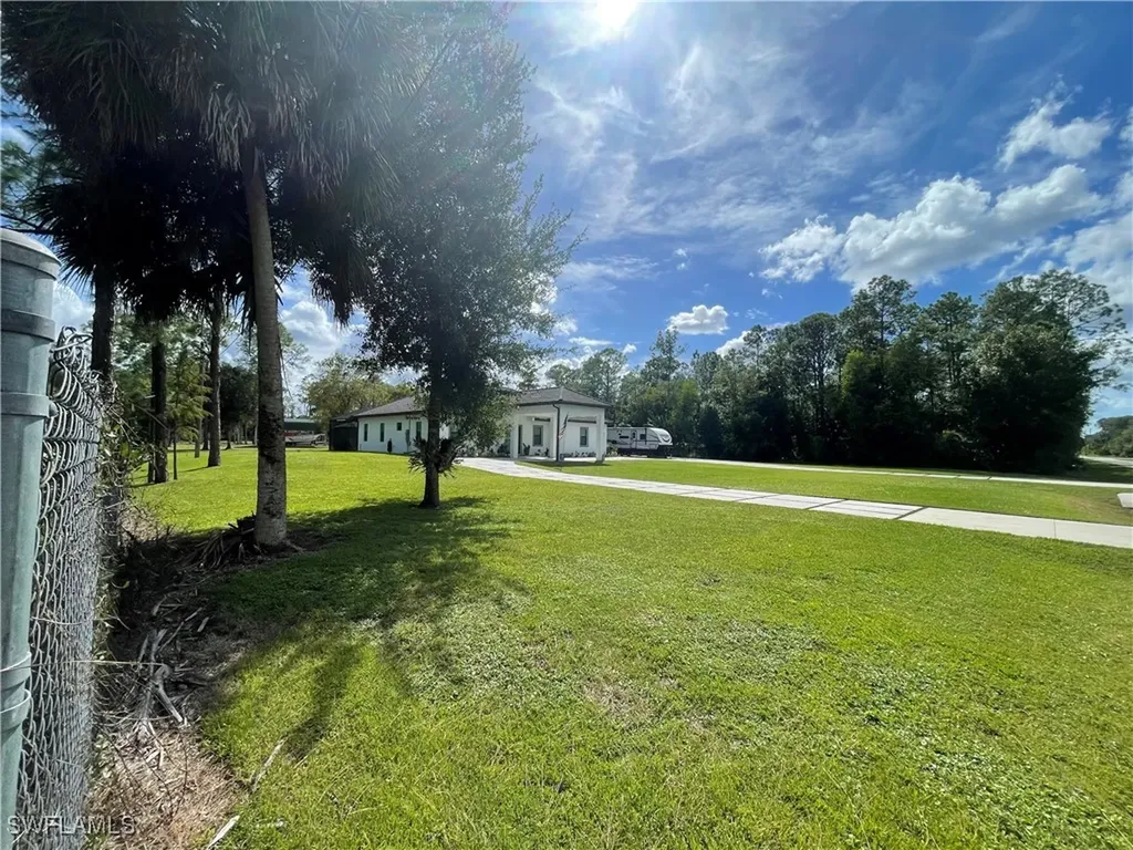 62 35th Avenue NE Naples FL 34120