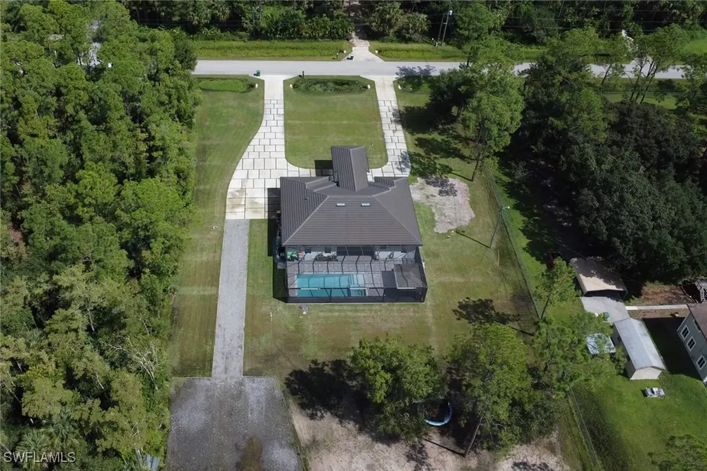62 35th Avenue NE Naples FL 34120