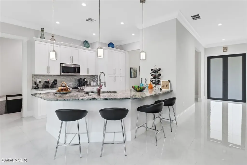 62 35th Avenue NE Naples FL 34120