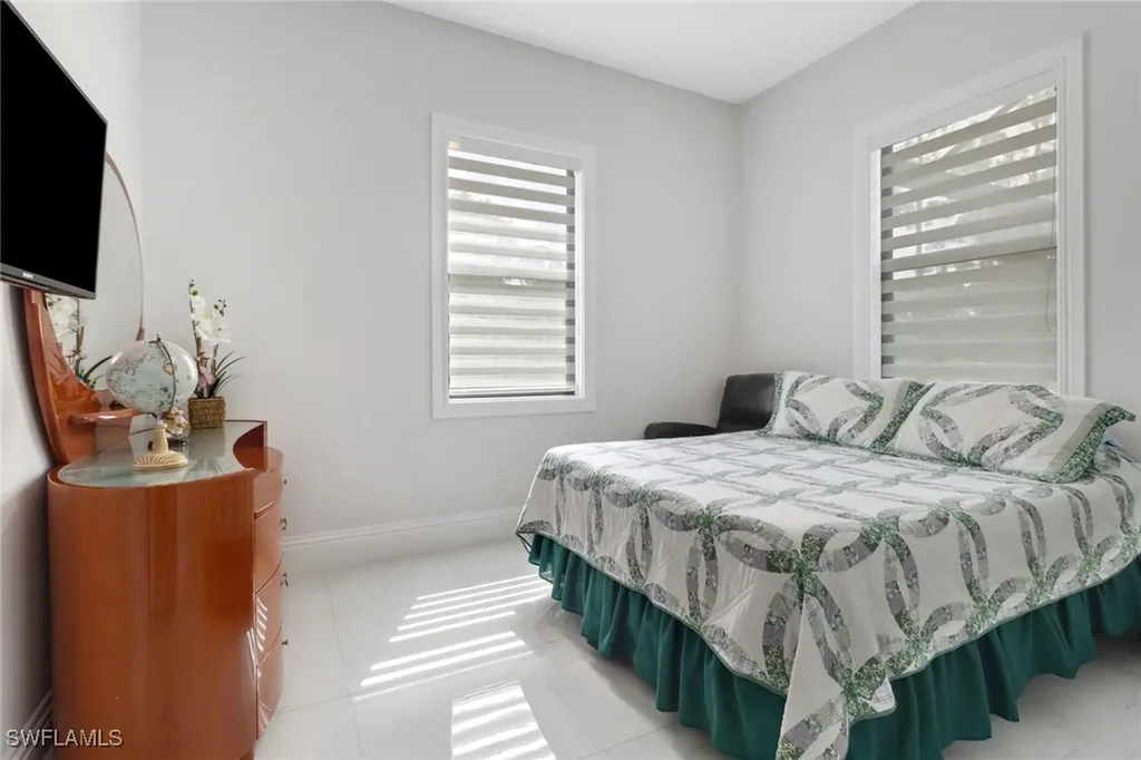 62 35th Avenue NE Naples FL 34120