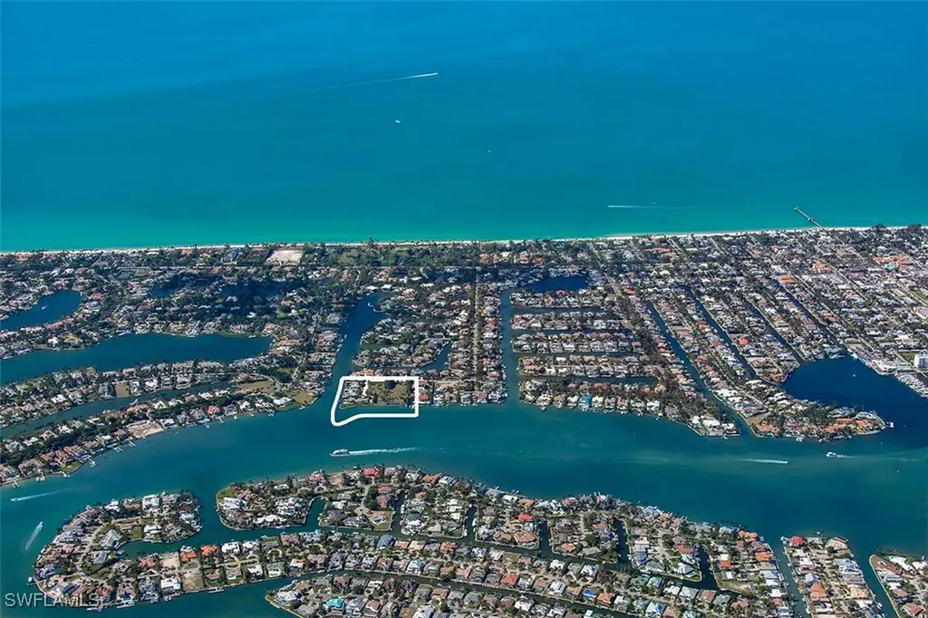820 Jamaica Lane Naples FL 34102