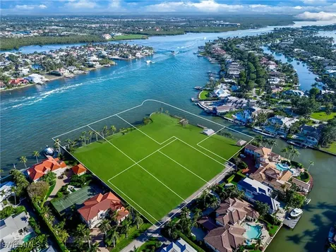 820 Jamaica Lane Naples FL 34102