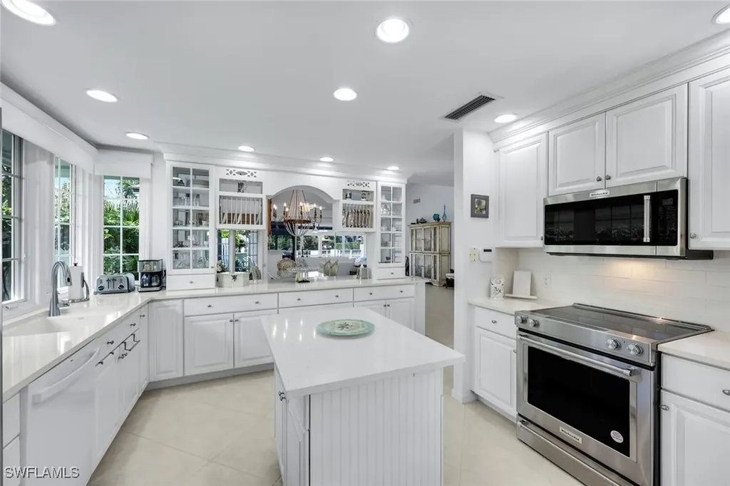 635 Bridgeway Lane Naples FL 34108