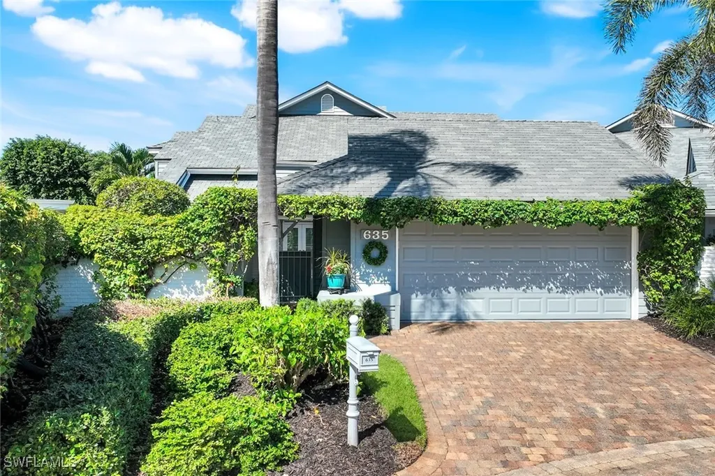 635 Bridgeway Lane Naples FL 34108