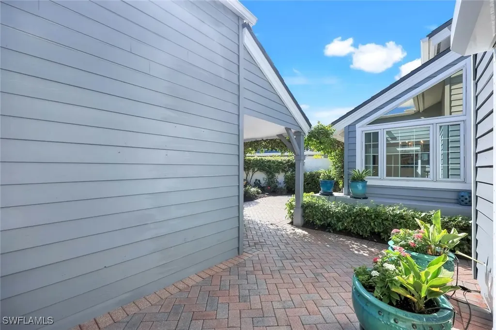 635 Bridgeway Lane Naples FL 34108