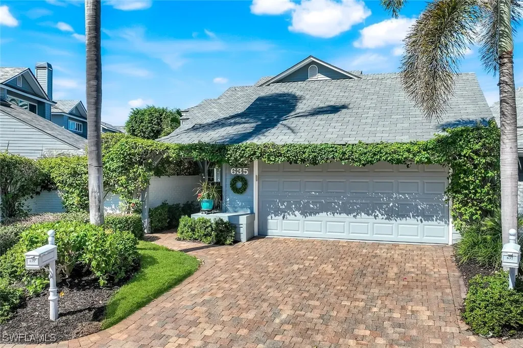 635 Bridgeway Lane Naples FL 34108