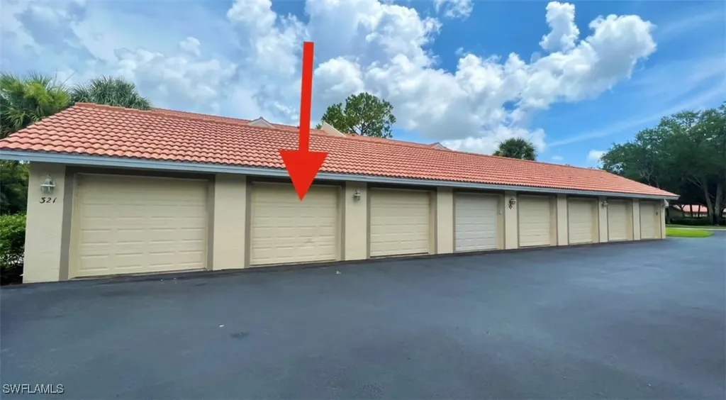 321 Robin Hood Circle Naples FL 34104