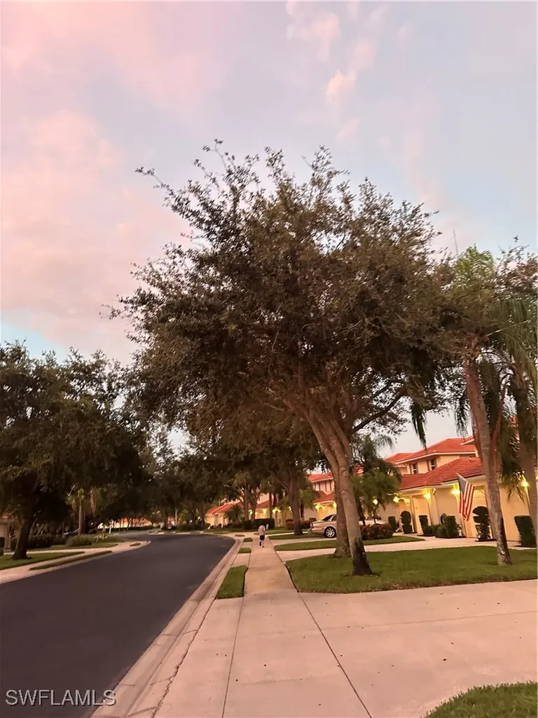 321 Robin Hood Circle Naples FL 34104