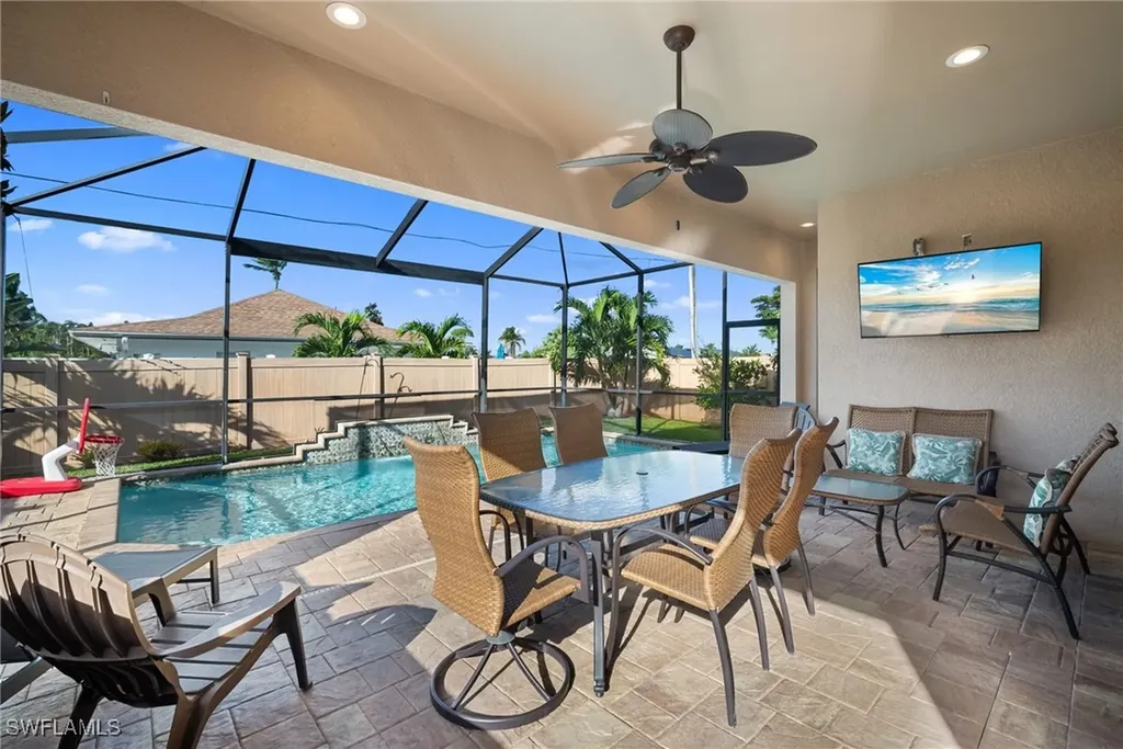 699 98th Avenue N Naples FL 34108