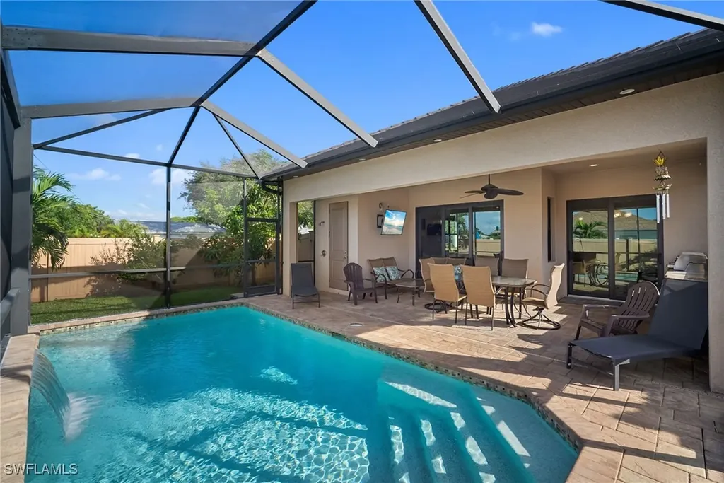699 98th Avenue N Naples FL 34108