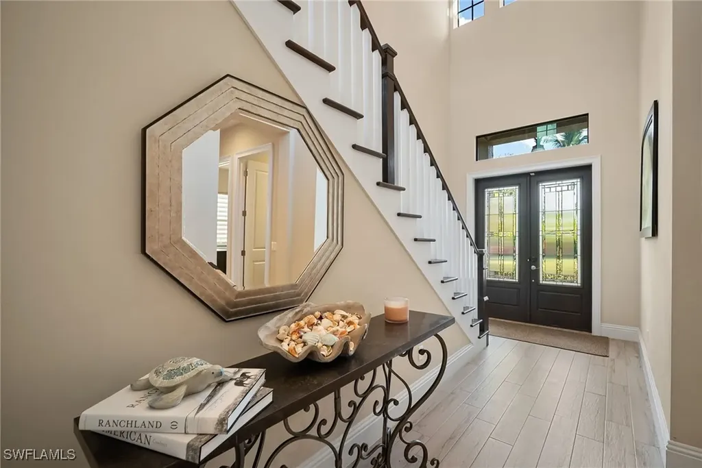 699 98th Avenue N Naples FL 34108
