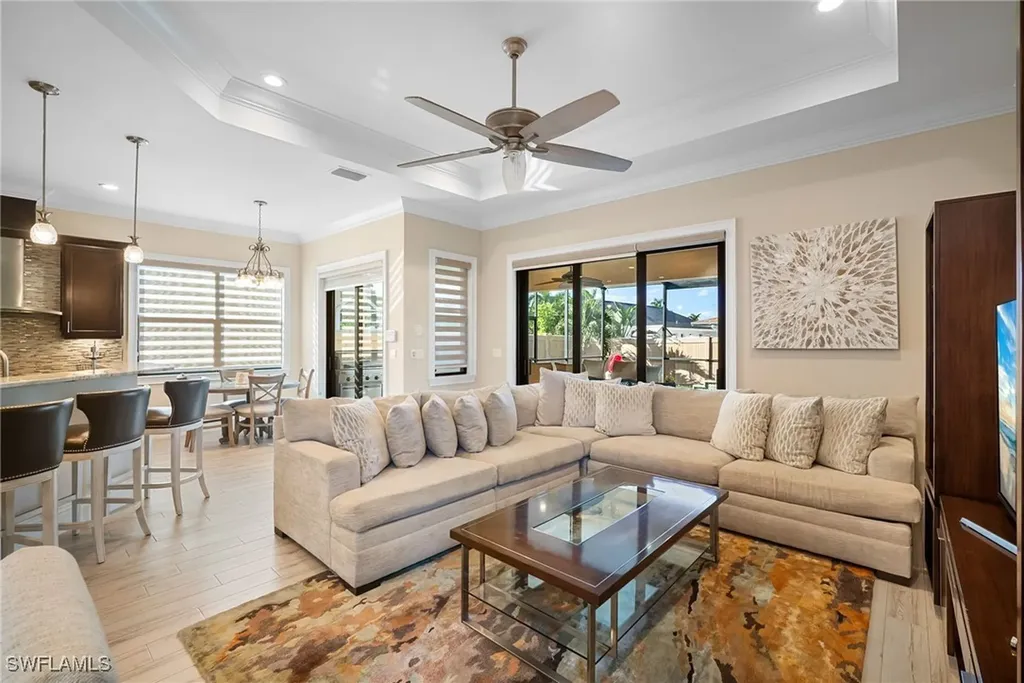 699 98th Avenue N Naples FL 34108