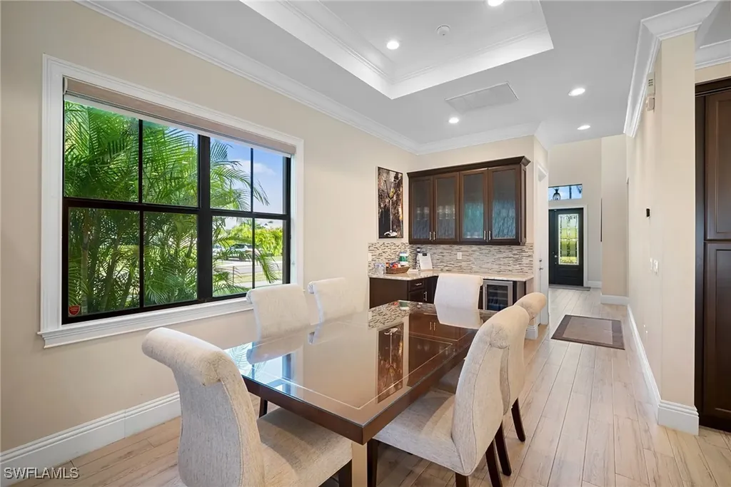 699 98th Avenue N Naples FL 34108
