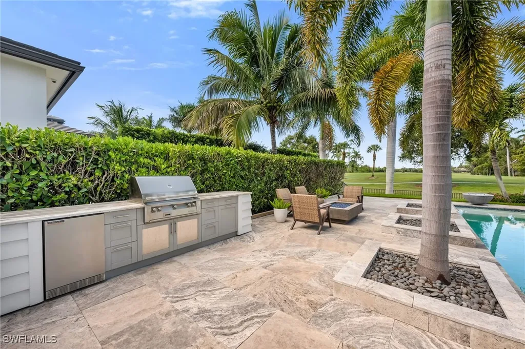 1667 Vinland Way Naples FL 34105