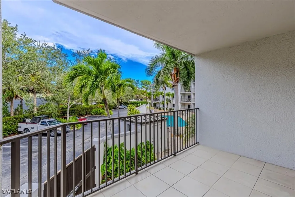1100 Pine Ridge Road Naples FL 34108