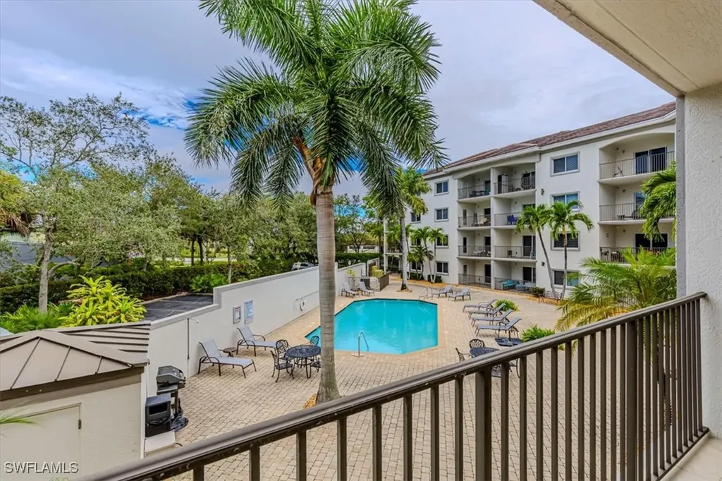 1100 Pine Ridge Road Naples FL 34108