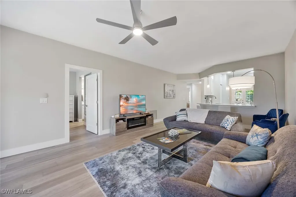 886 SW Tanbark Drive Naples FL 34108
