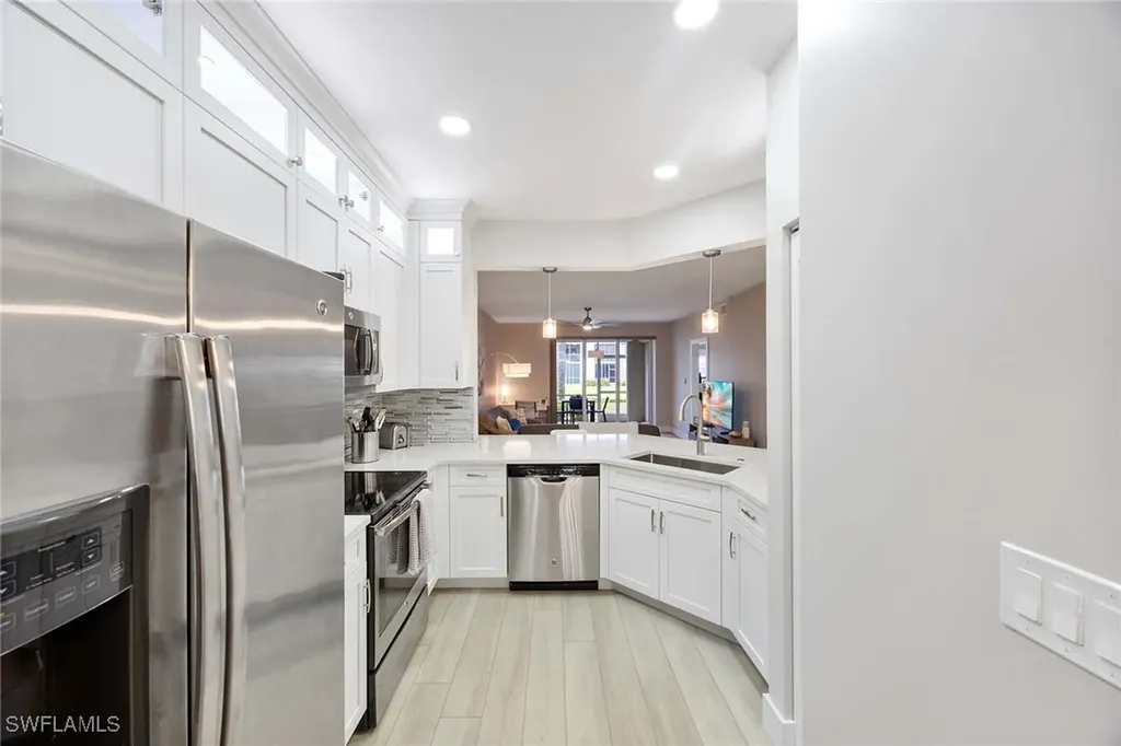 886 SW Tanbark Drive Naples FL 34108