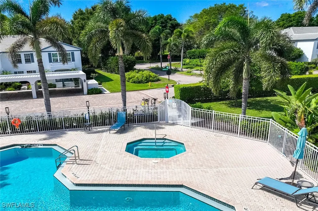 886 SW Tanbark Drive Naples FL 34108