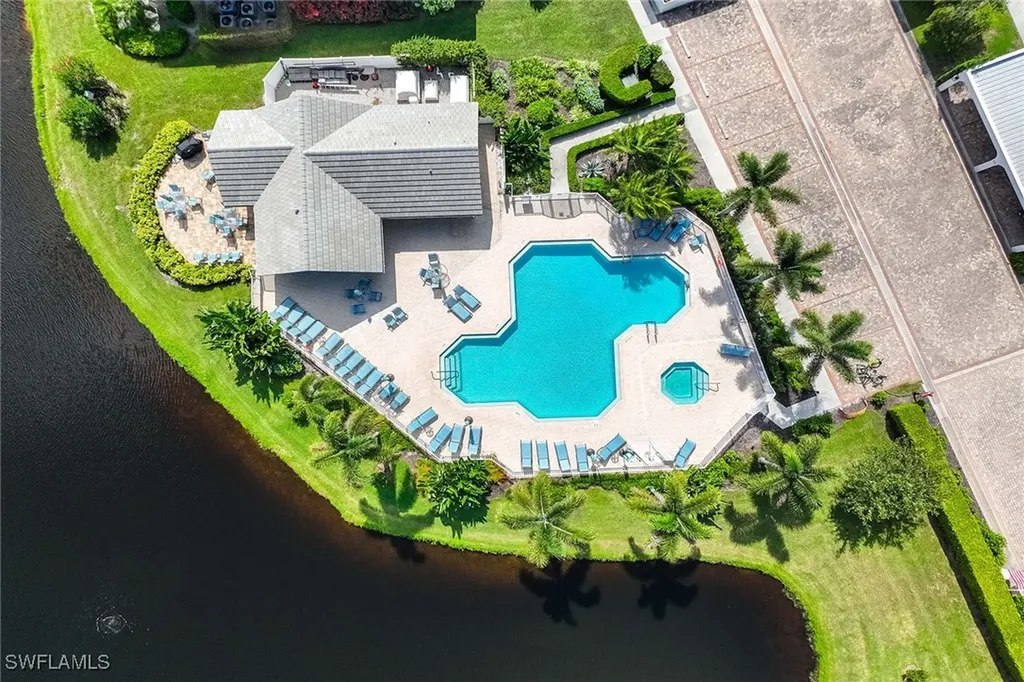 886 SW Tanbark Drive Naples FL 34108