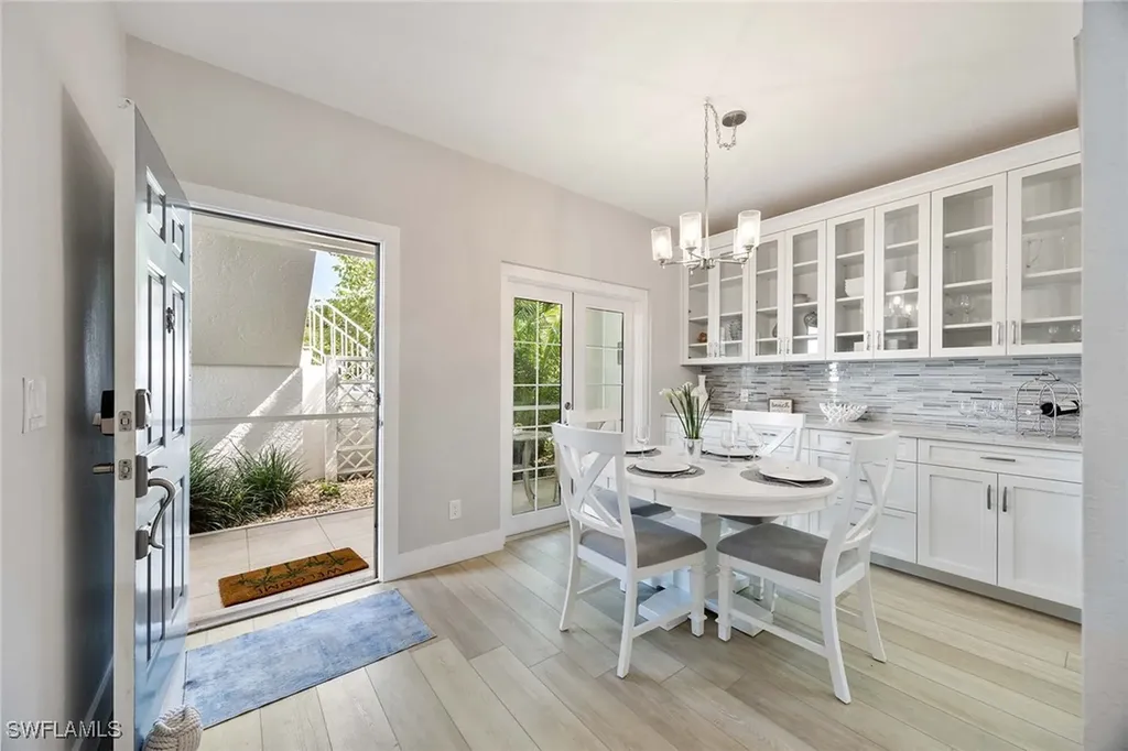 886 SW Tanbark Drive Naples FL 34108