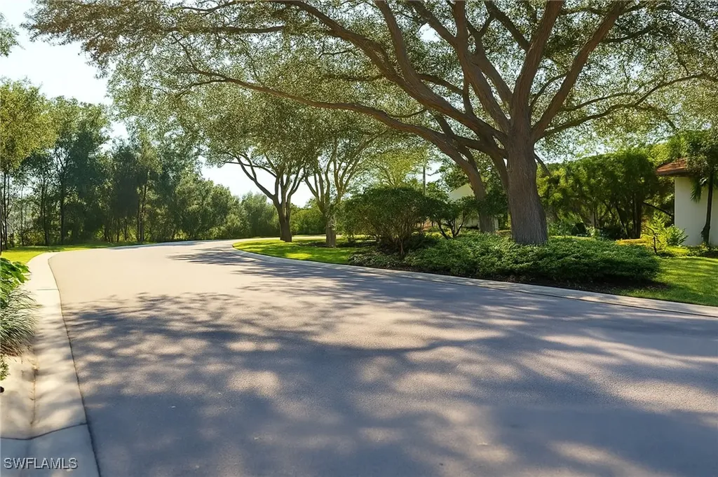2451 Game Hawk Court Naples FL 34105