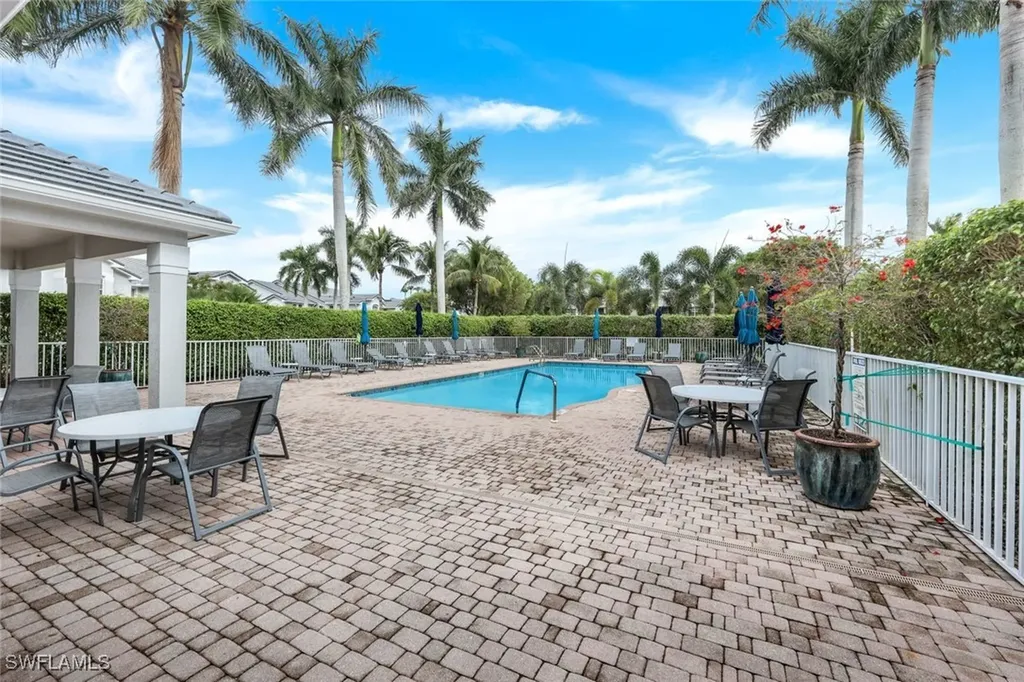 6085 Pinnacle Lane Naples FL 34110