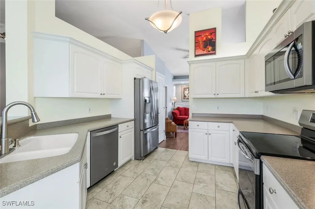 6085 Pinnacle Lane Naples FL 34110