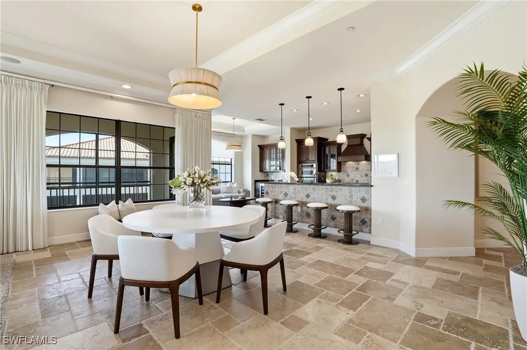 2546 Marquesa Royale Lane Naples FL 34109