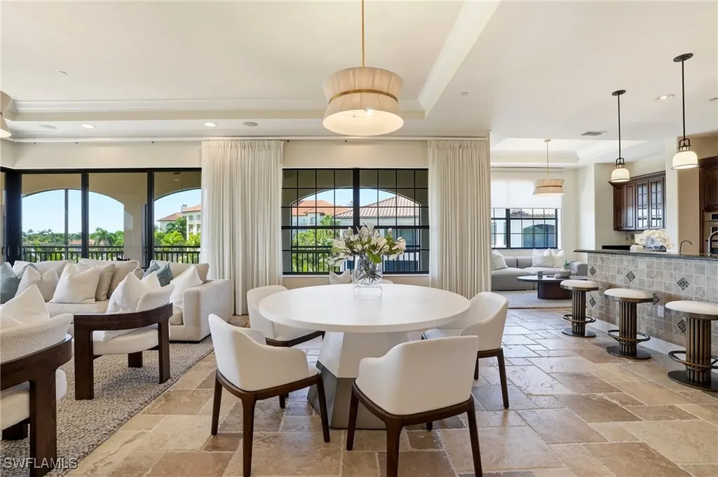 2546 Marquesa Royale Lane Naples FL 34109