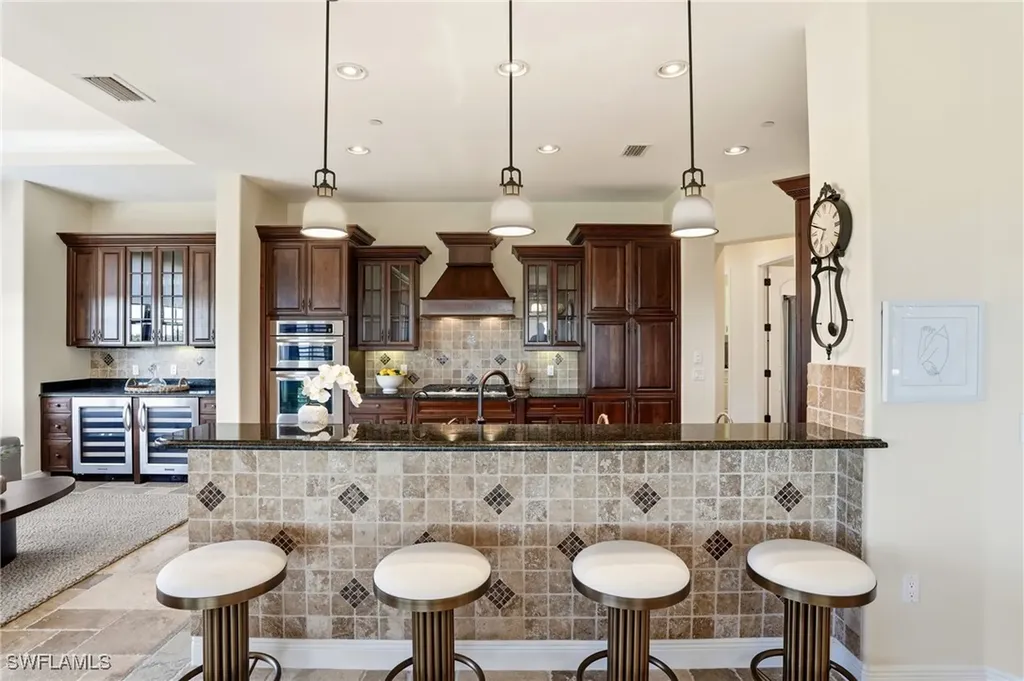2546 Marquesa Royale Lane Naples FL 34109