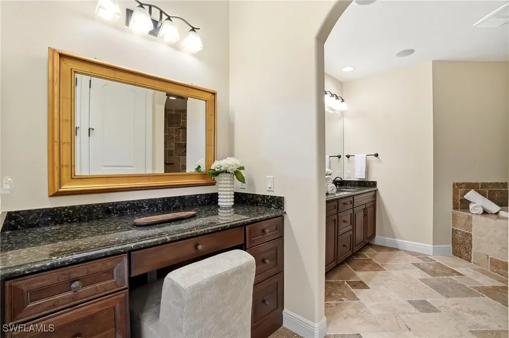 2546 Marquesa Royale Lane Naples FL 34109