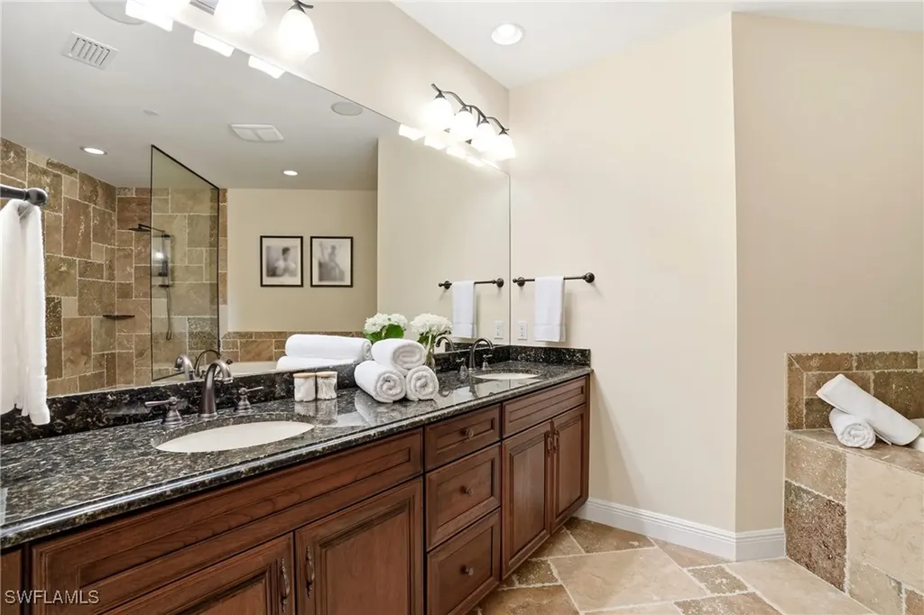 2546 Marquesa Royale Lane Naples FL 34109