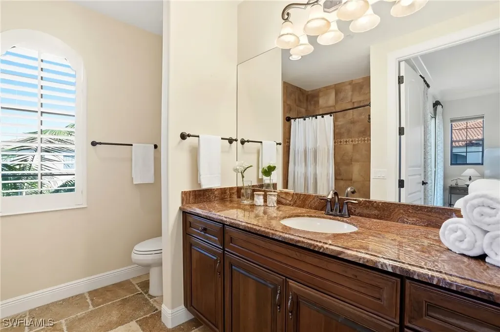 2546 Marquesa Royale Lane Naples FL 34109
