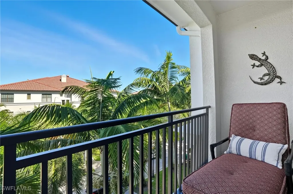 2546 Marquesa Royale Lane Naples FL 34109