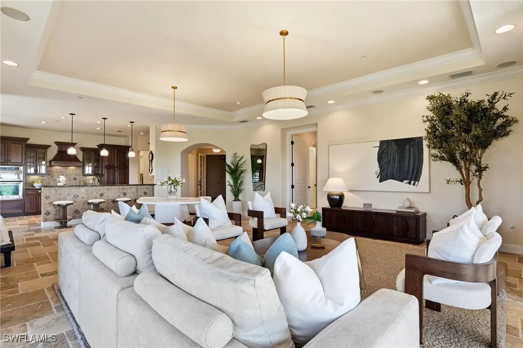 2546 Marquesa Royale Lane Naples FL 34109
