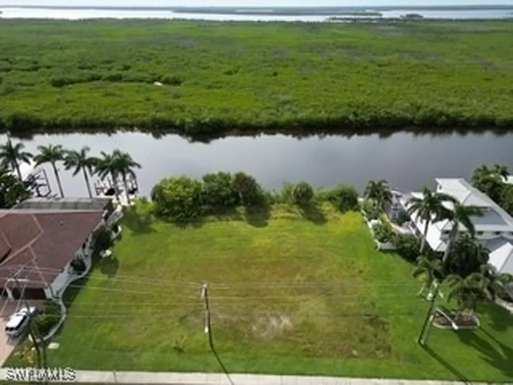 3212 Surfside Boulevard Cape Coral FL 33914
