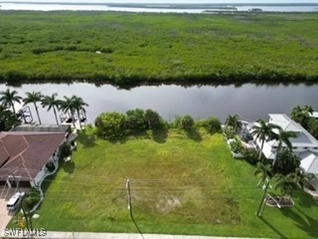 3212 Surfside Boulevard Cape Coral FL 33914
