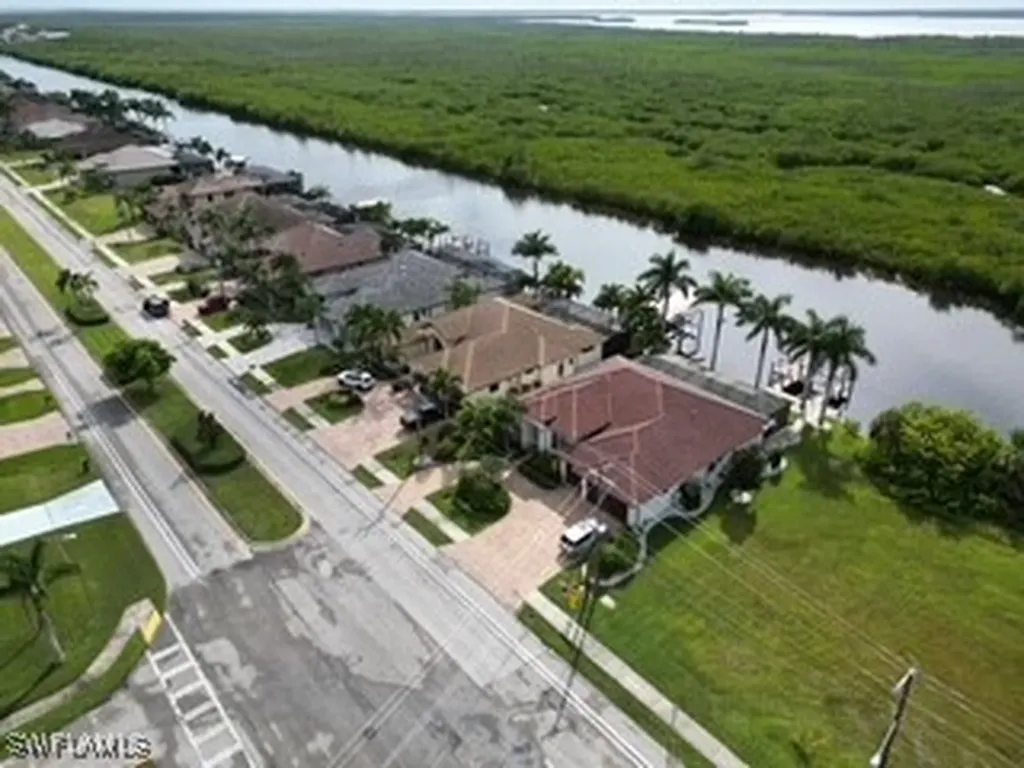 3212 Surfside Boulevard Cape Coral FL 33914