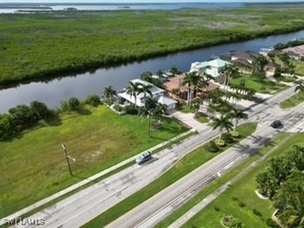 3212 Surfside Boulevard Cape Coral FL 33914