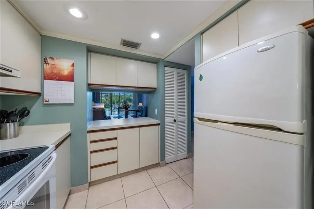 3 Bluebill Avenue Naples FL 34108